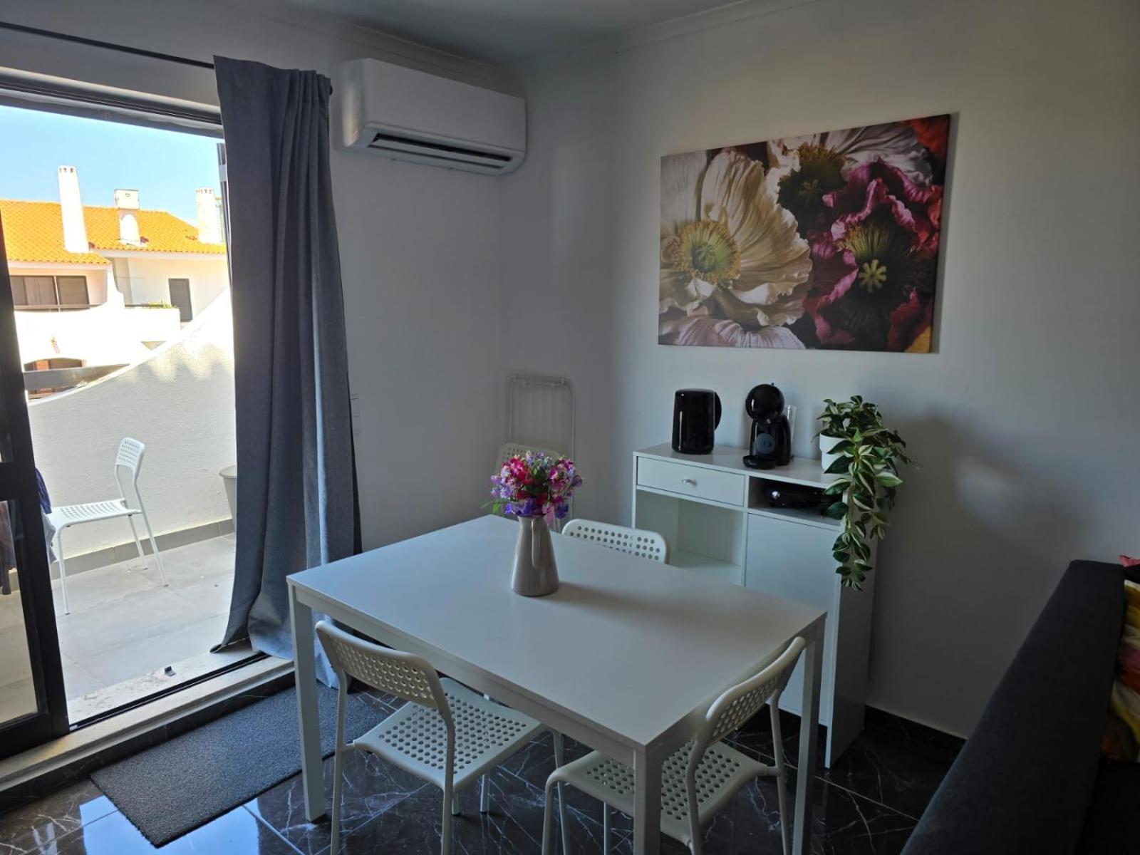 Studio Rua Dos Bares Em อัลบูเฟรา ภายนอก รูปภาพ