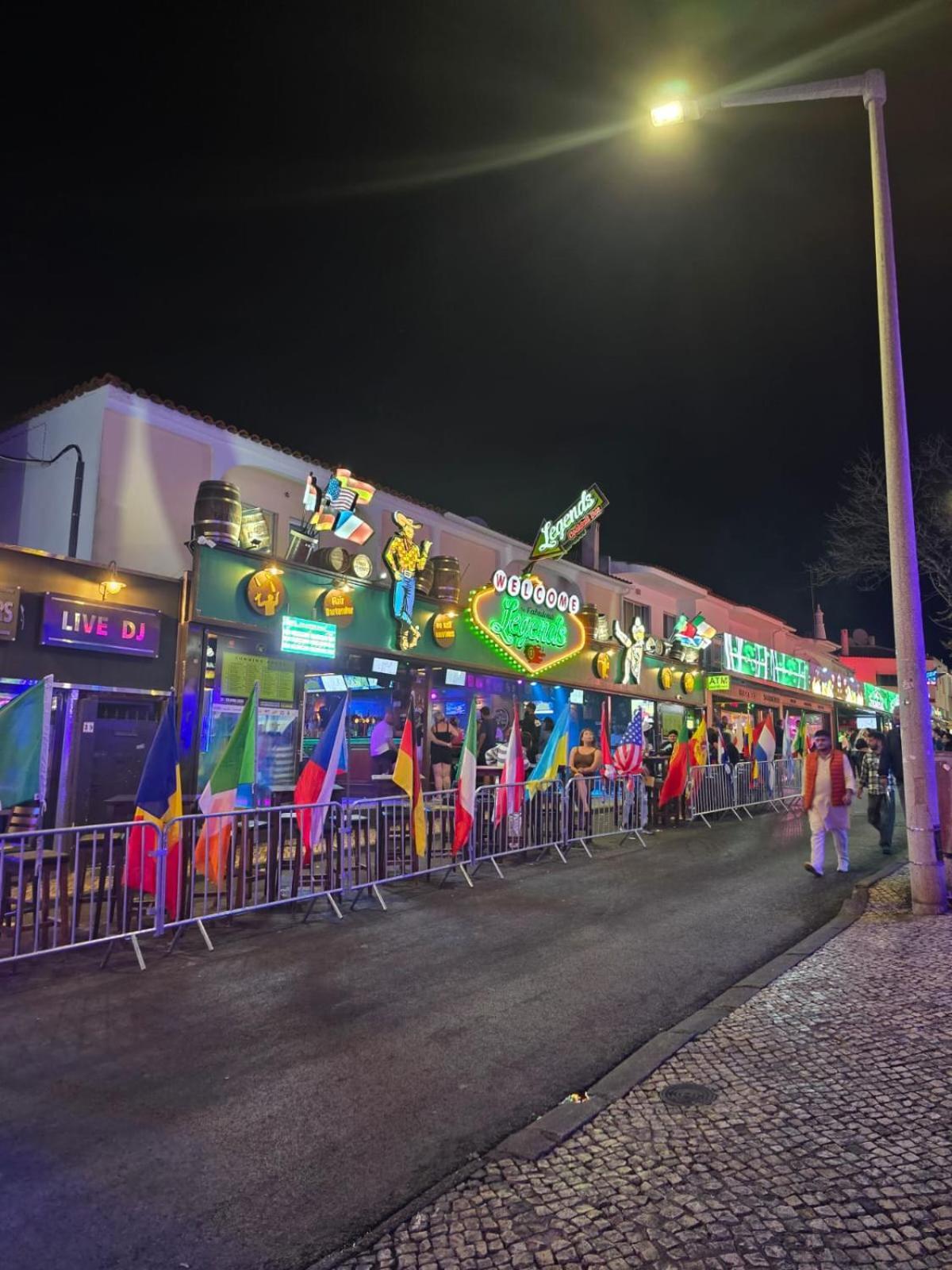 Studio Rua Dos Bares Em อัลบูเฟรา ภายนอก รูปภาพ